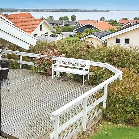 別荘 Beach Front Home In Sjolund With Sauna Sjølund